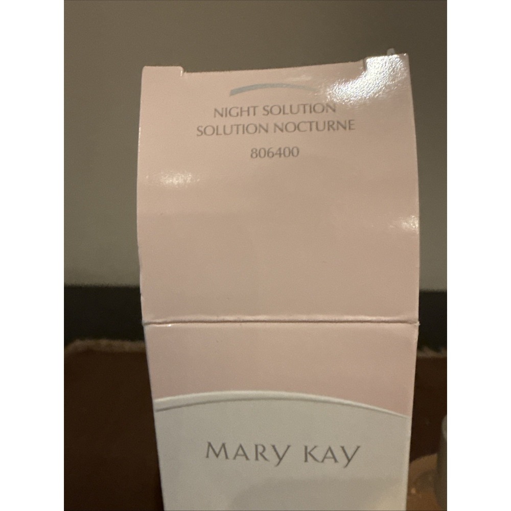 Mary Kay Night Solution/ Solution nocturne Full Size 1 OZ Bottle DISCONTINUED - Picture 3 of 4